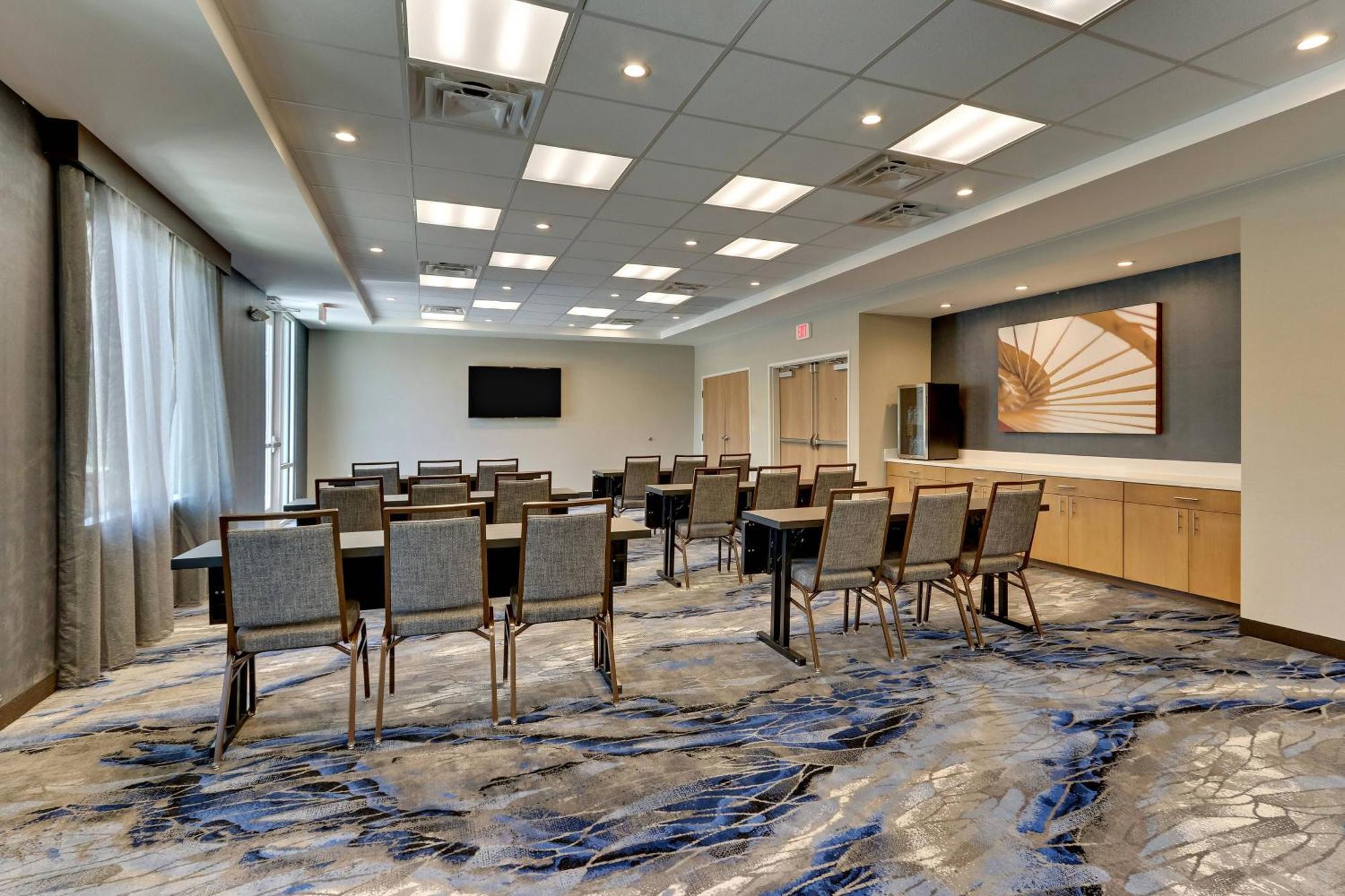 Fairfield Inn & Suites By Marriott Dallas Love Field Exterior photo