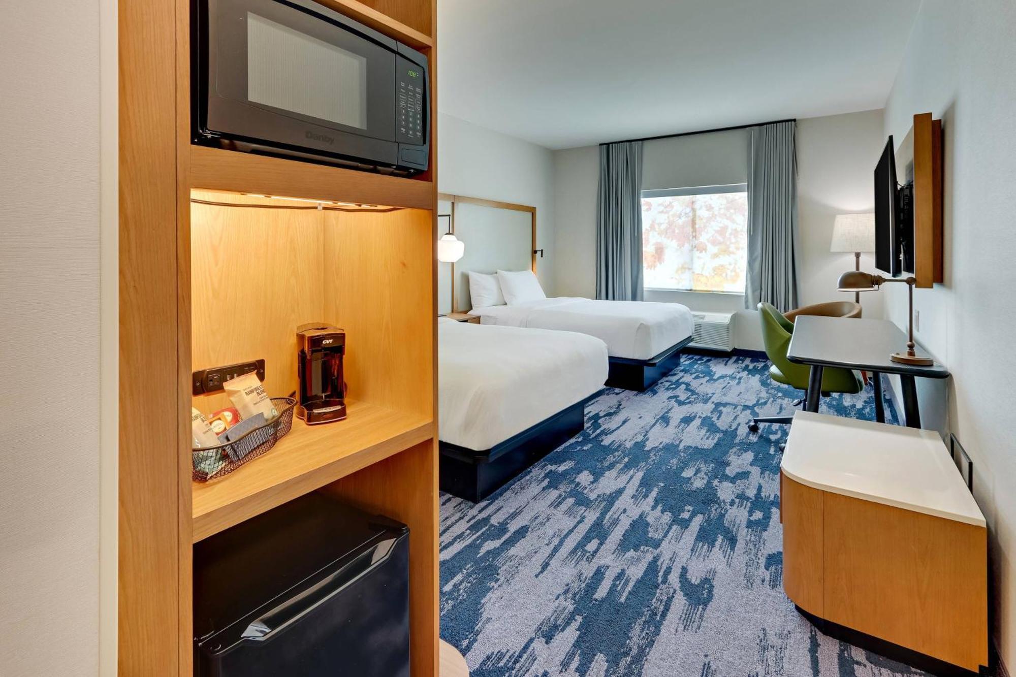Fairfield Inn & Suites By Marriott Dallas Love Field Exterior photo