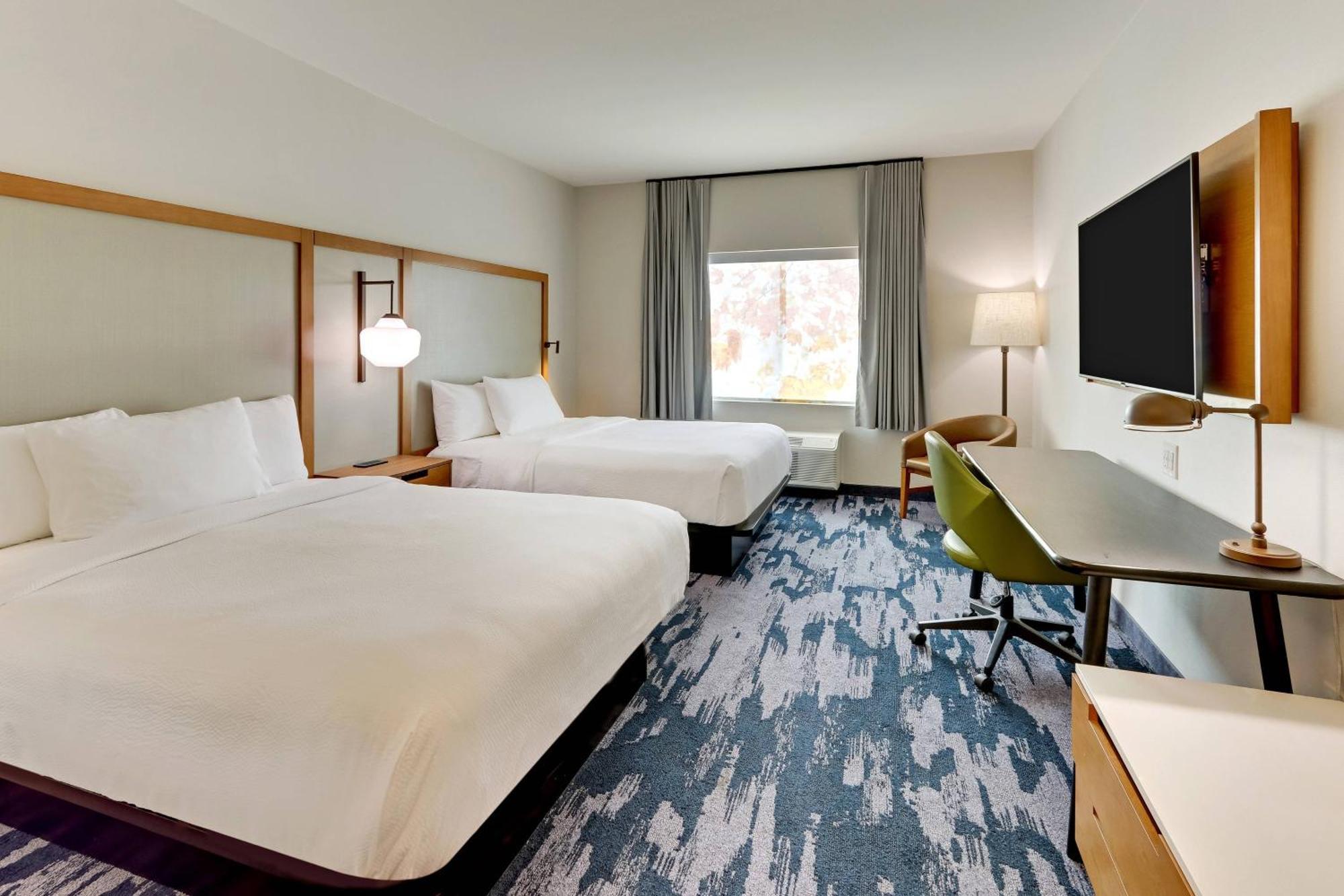Fairfield Inn & Suites By Marriott Dallas Love Field Exterior photo