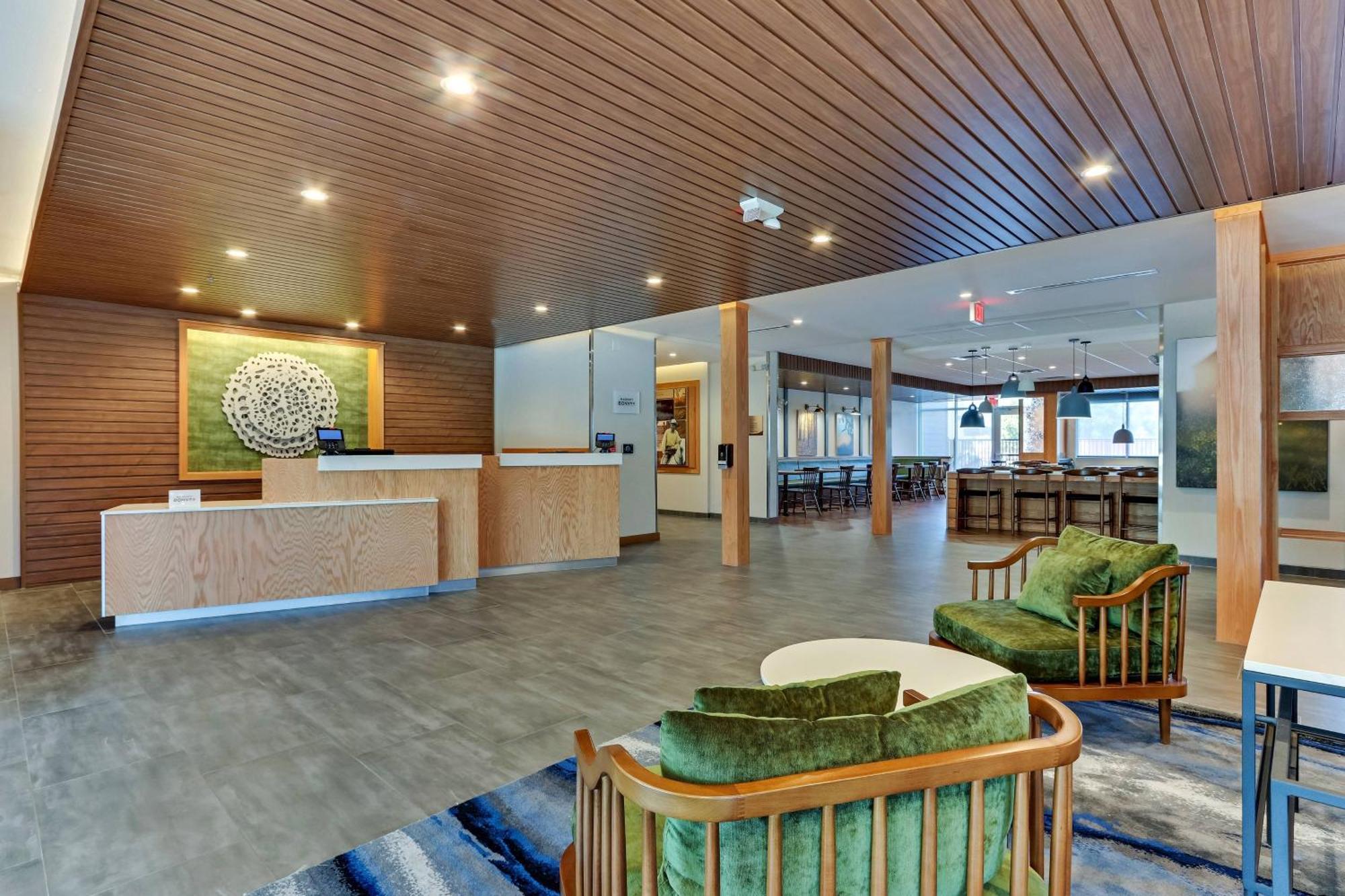 Fairfield Inn & Suites By Marriott Dallas Love Field Exterior photo